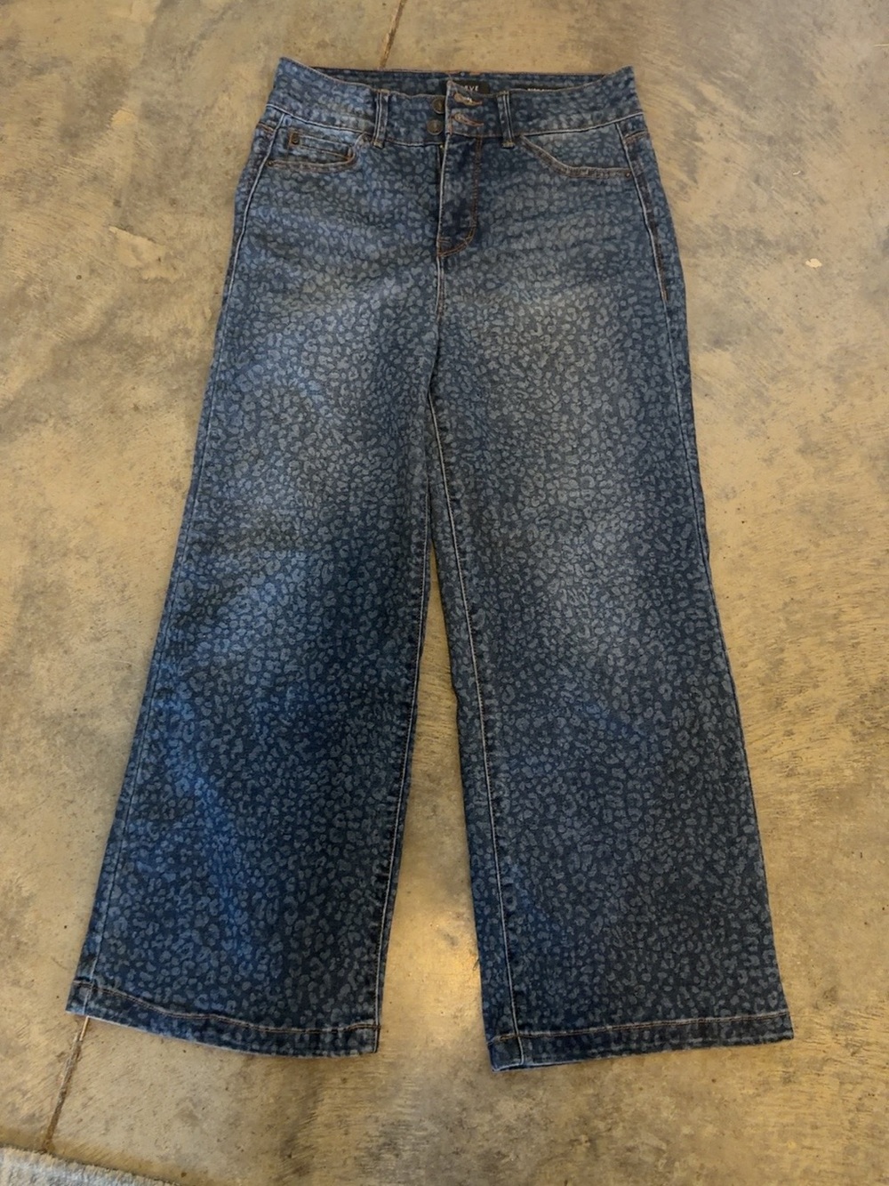 Curve Appeal Leopard Print High Rise Wide Leg Jeans Size 4/27